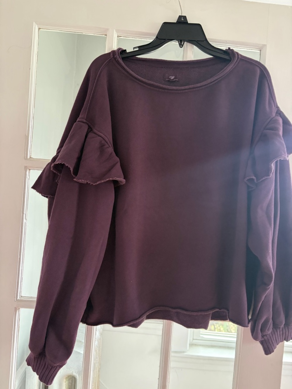Womens AERIE Plum Ruffle-Sleeve Pullover Sweatshirt. size medium
